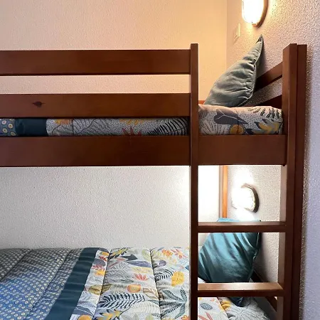 T2 + Alcove. Balcon. Parking Couvert. Piscine Ete. Apartment