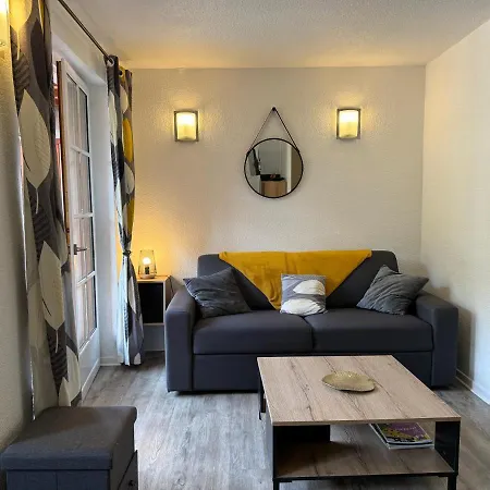 Apartment T2 + Alcove. Balcon. Parking Couvert. Piscine Ete.