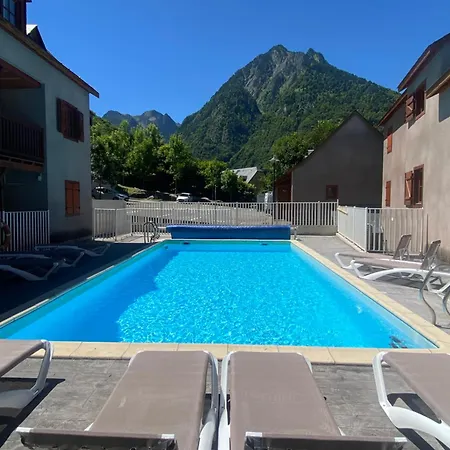 T2 + Alcove. Balcon. Parking Couvert. Piscine Ete. *