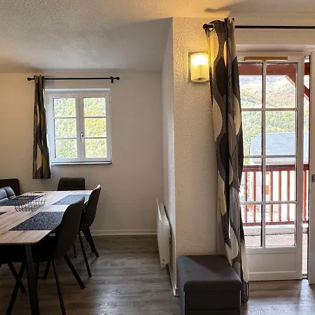 Apartment T2 + Alcove. Balcon. Parking Couvert. Piscine Ete. *